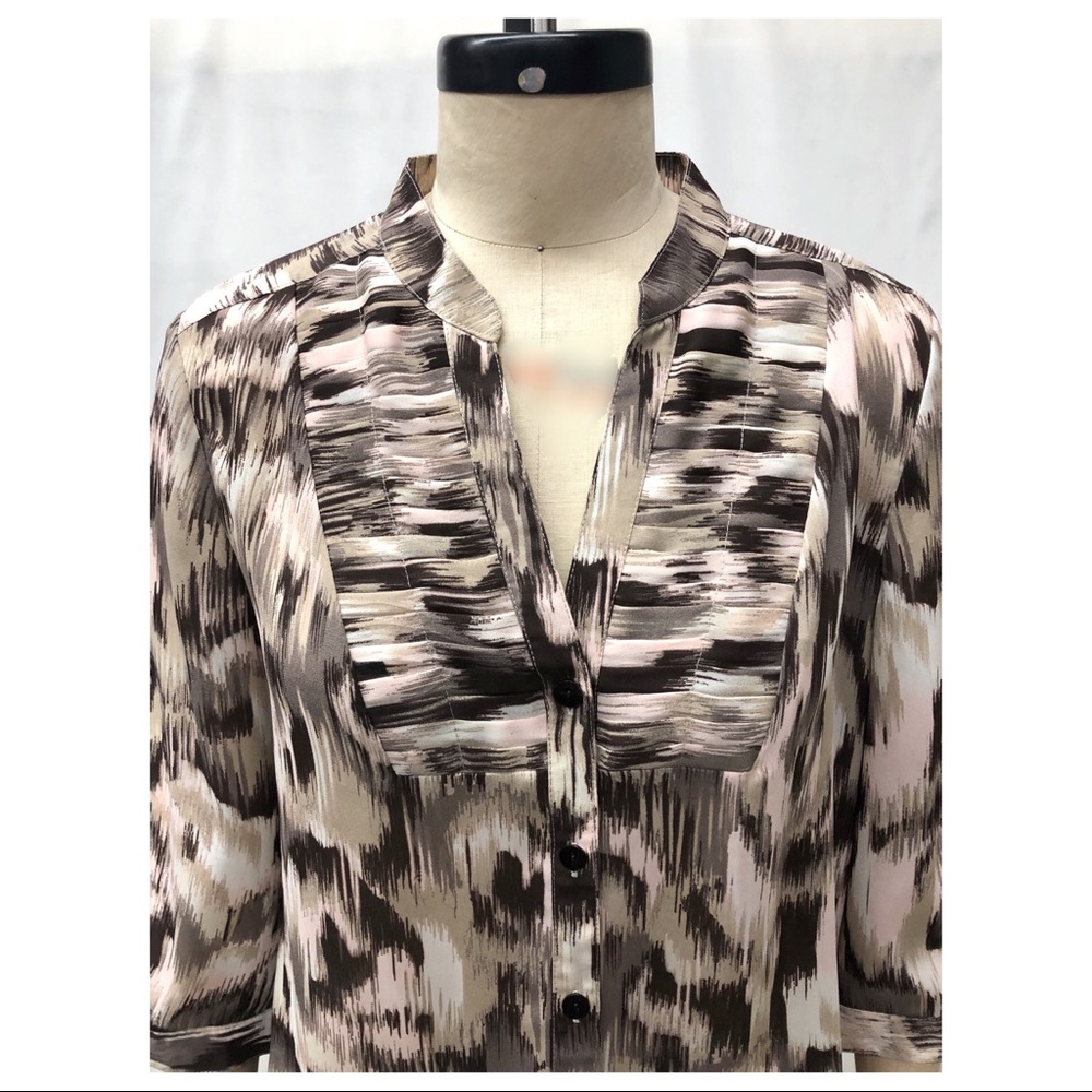 Chico’s Brown Tan Pleated V-Neck Blouse - Picture 2 of 13